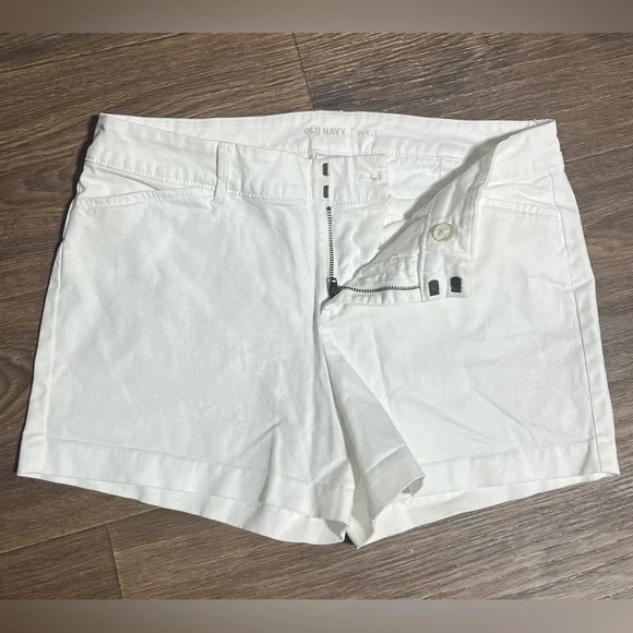 Preloved-OLD NAVY White Pixie Shorts, Women’s Shorts, Summer Shorts - Picture 2 of 13